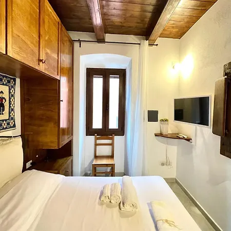 Itadhome - Hidden Window 公寓