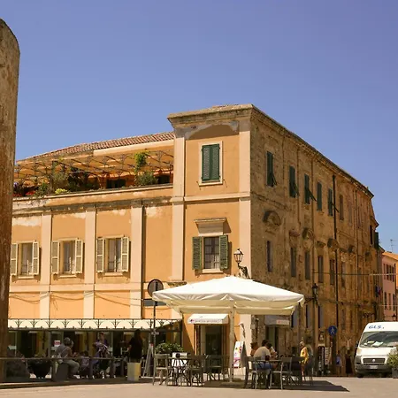 Itadhome - Hidden Window 公寓